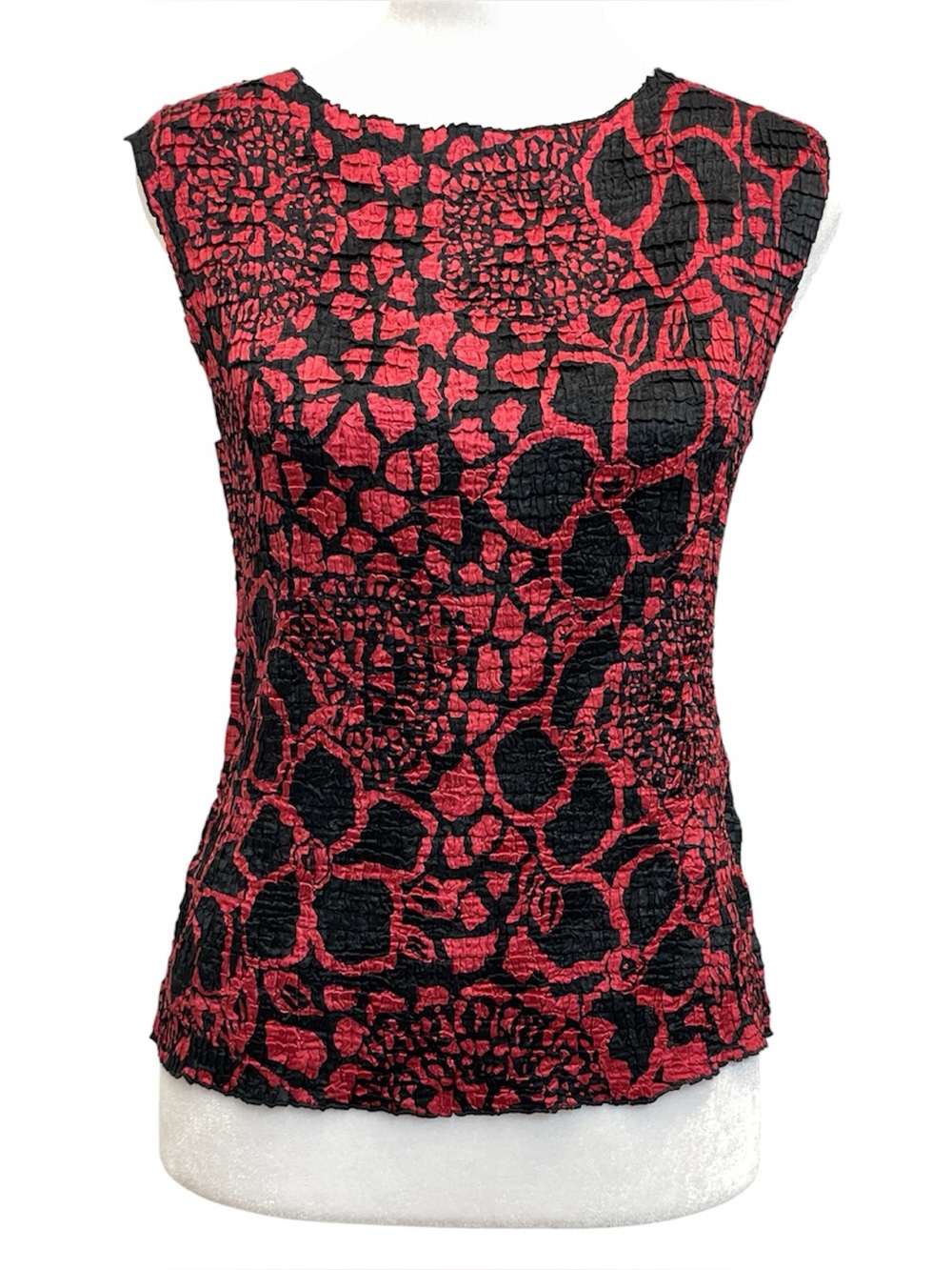 Petite Sophisticate Vintage Red & Black Floral Crinkle Crepe Sleeveless Top